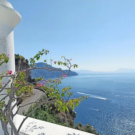 Emerald's - Filomena 펜션 콩카데이마리니